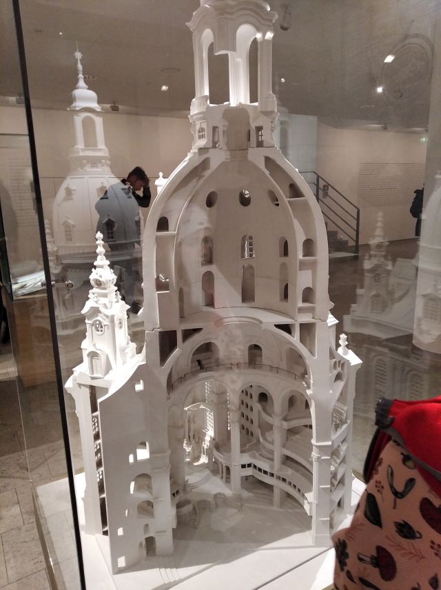 Model Frauenkirche v podzemí kostela